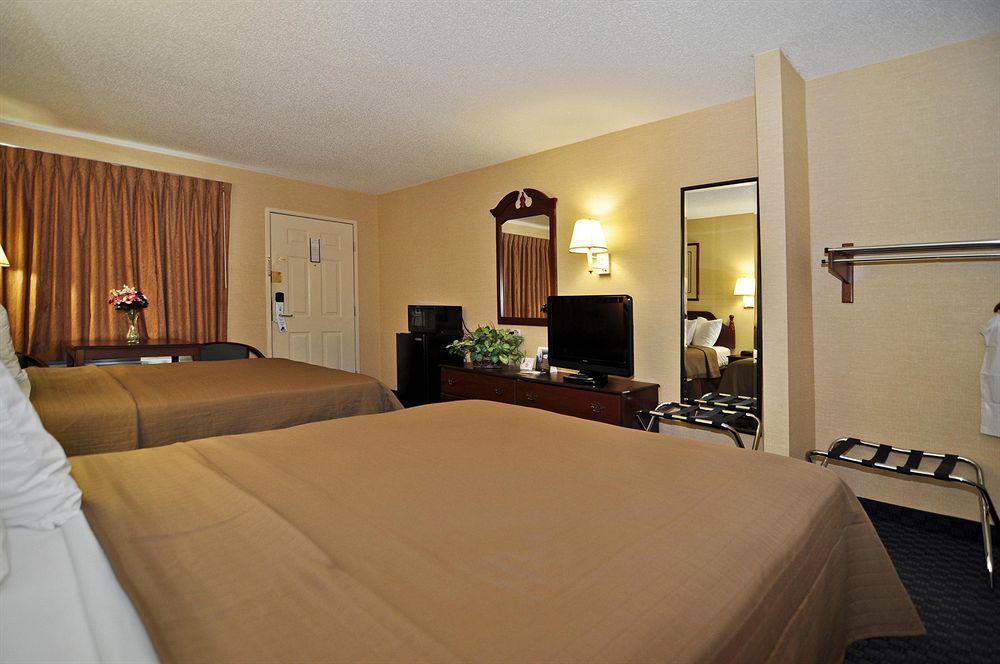 Quality Inn Ashburn Room photo